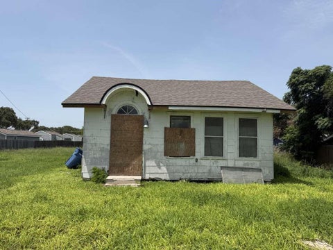 Photo of 436 Lakeside Drive, Corpus Christi, TX 78418 (MLS # 54220952)