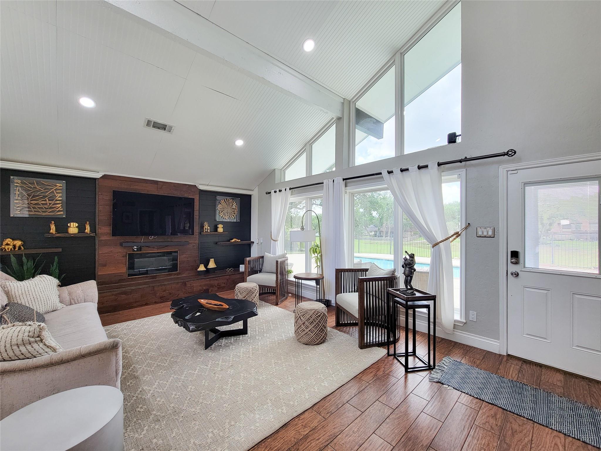 4026 Greenbriar Drive