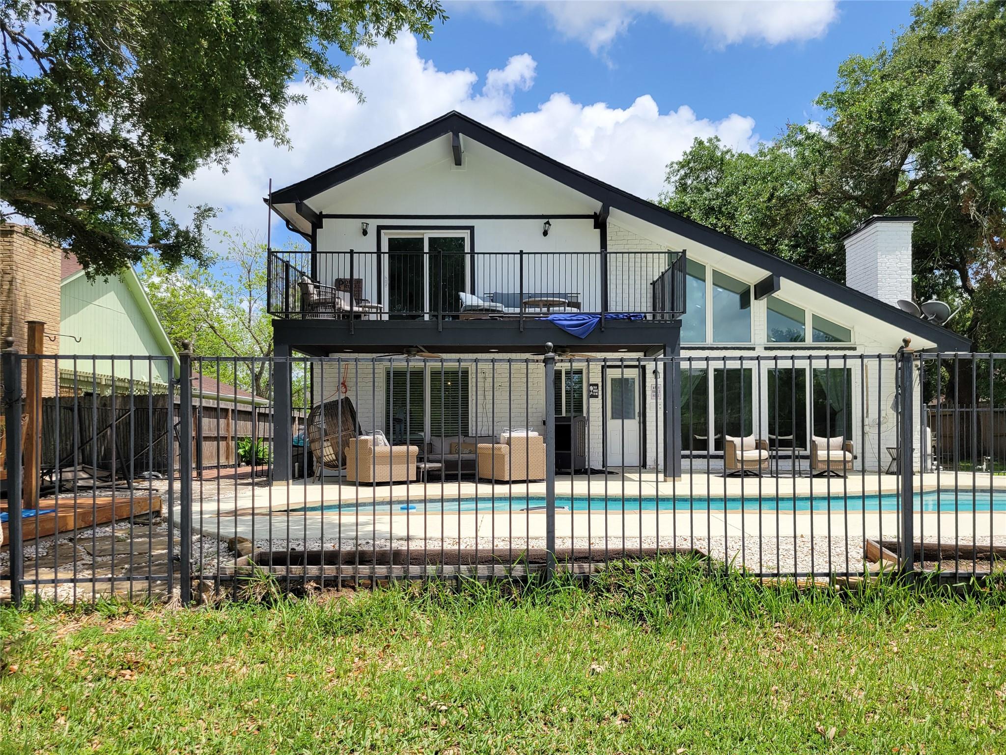 4026 Greenbriar Drive