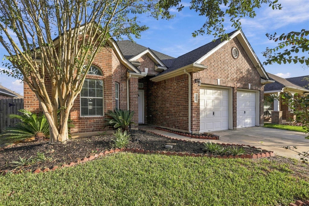 Photo of 10002 Kendahlwood Lane, Tomball, TX 77375 (MLS # 29886818)