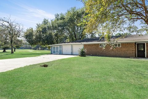 Photo of 1237 Wildwood Drive, Village Mills, TX 77663 (MLS # 60630462)