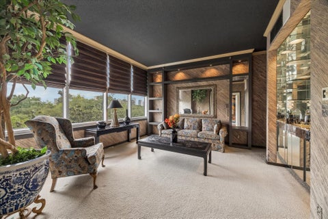 Photo of 121 N Post Oak Lane #505, Houston, TX 77024 (MLS # 19487835)