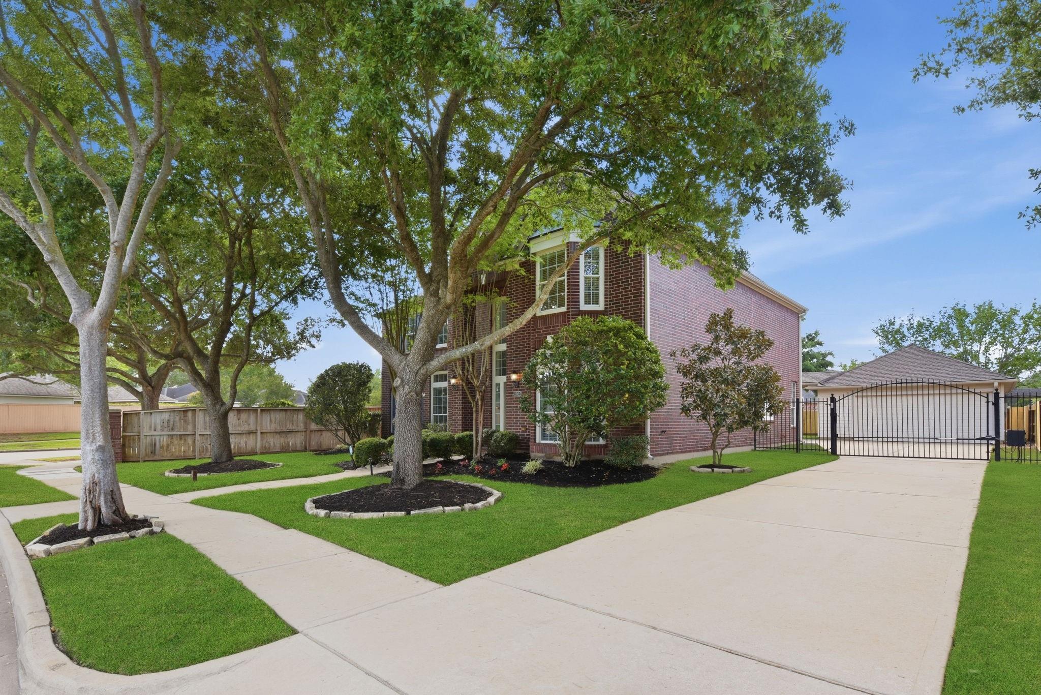 3922 Bivins Lake Circle