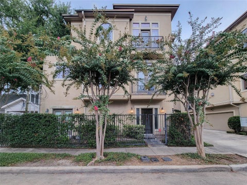 Photo of 1742 Michigan Street #F, Houston, TX 77006 (MLS # 63131123)