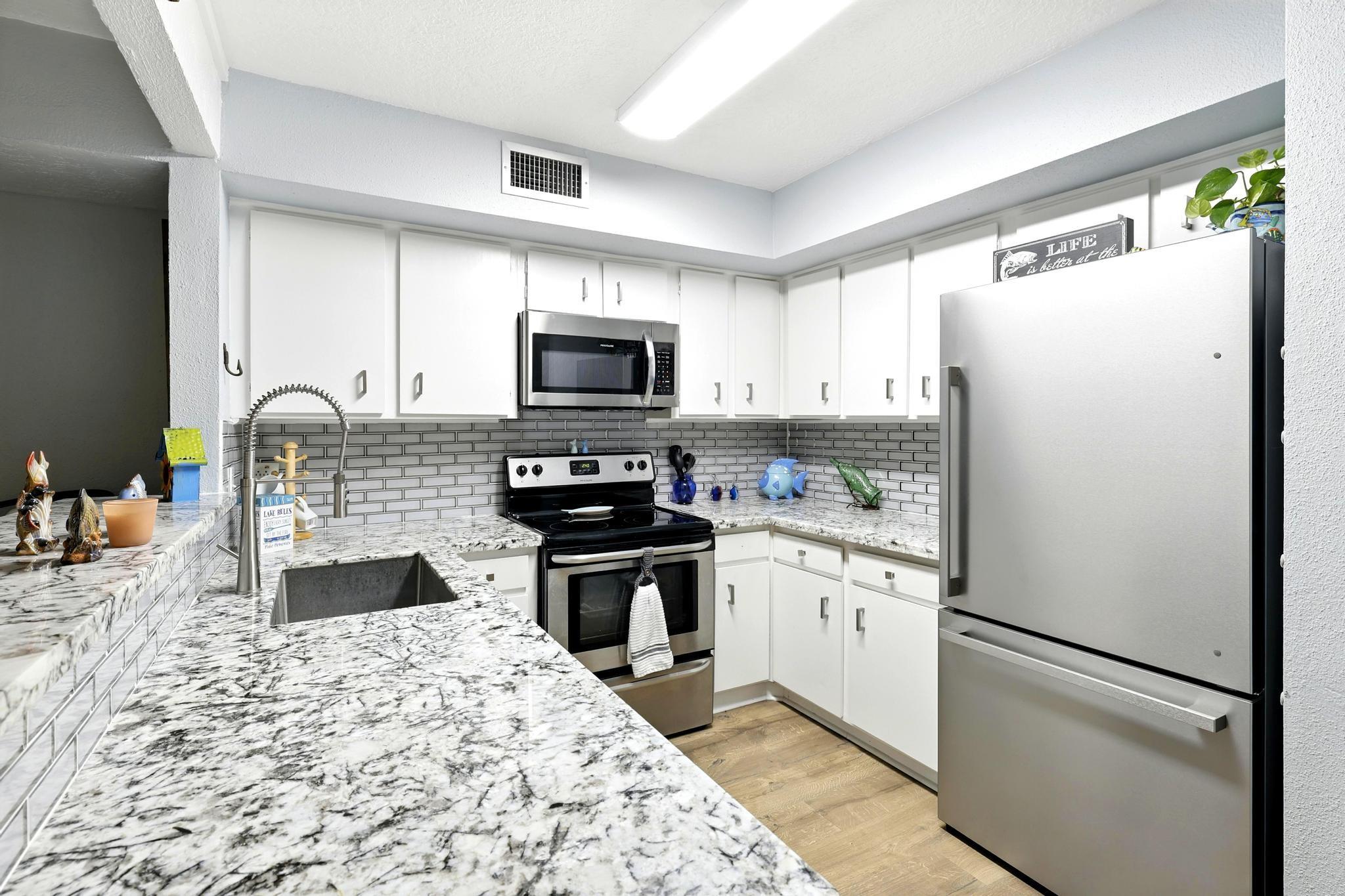 100 Edgewater Drive 39