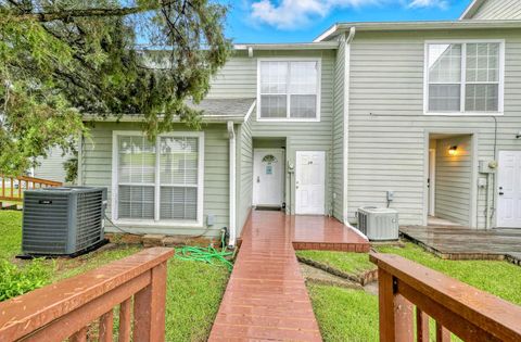 Photo of 100 Edgewater Drive #39, Livingston, TX 77351 (MLS # 13811192)