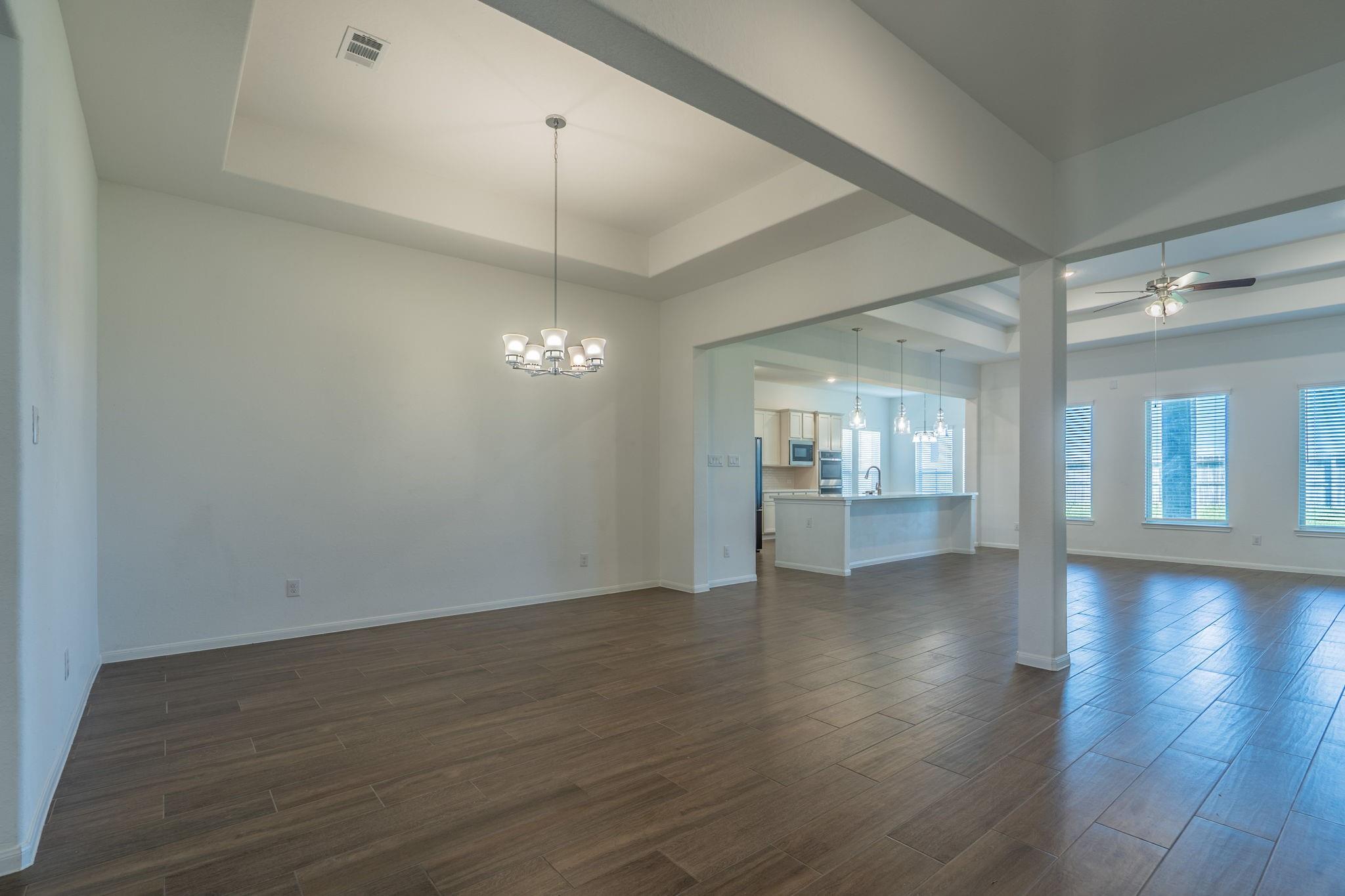 11903 Oakwood Dr