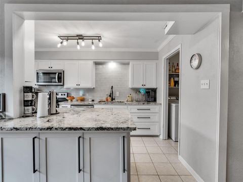 Tiny photo for 6455 Burgoyne Road #28, Houston, TX 77057 (MLS # 10355596)