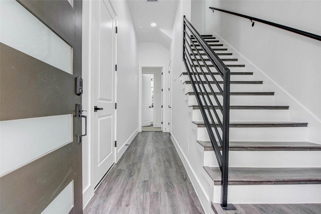 Photo of 1913 Hoskins Drive #B, Houston, TX 77080 (MLS # 45139984)