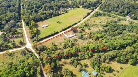 Tiny photo for 451 Farm Pasture Road, Shepherd, TX 77371 (MLS # 68564263)