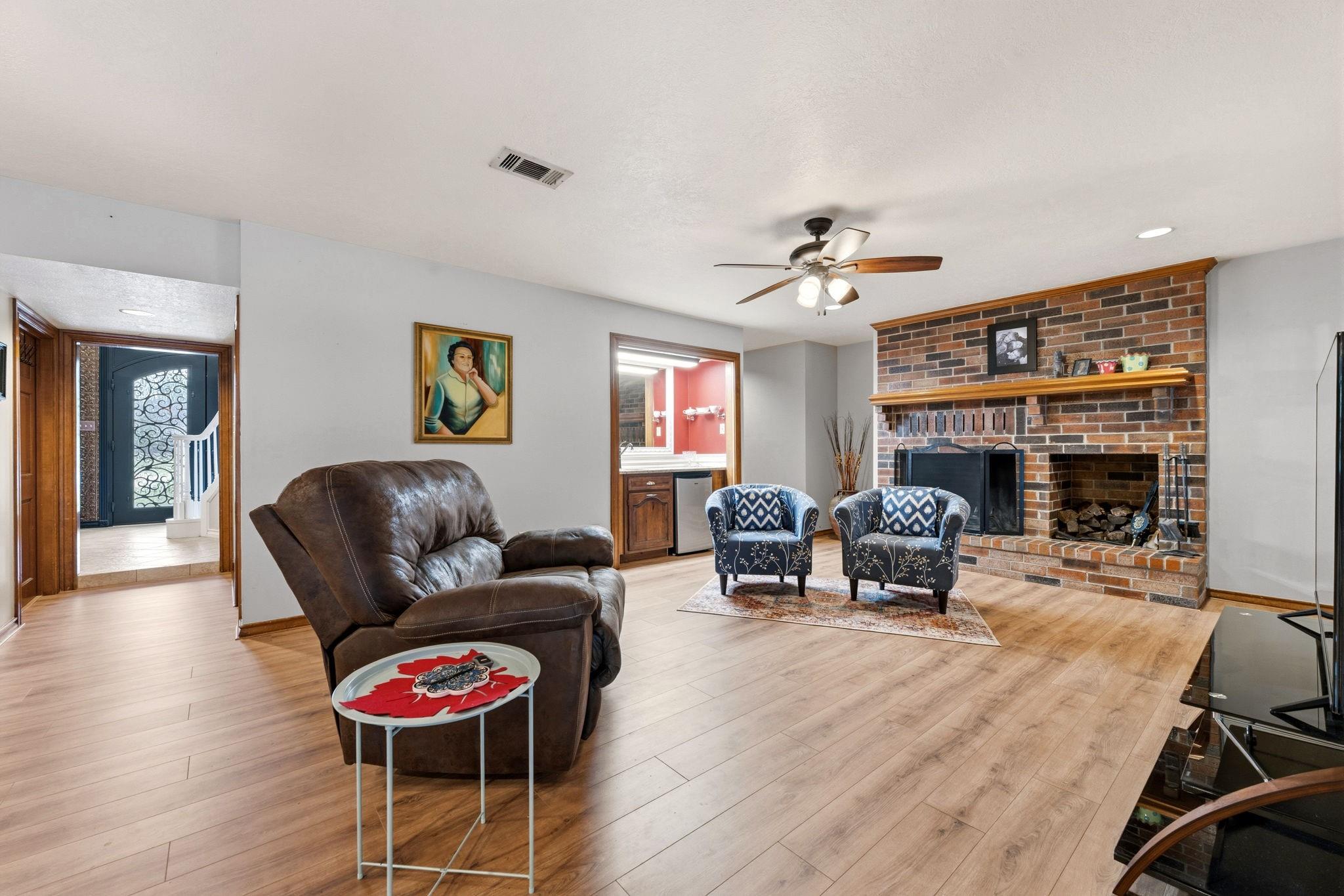 1514 Country Club Drive