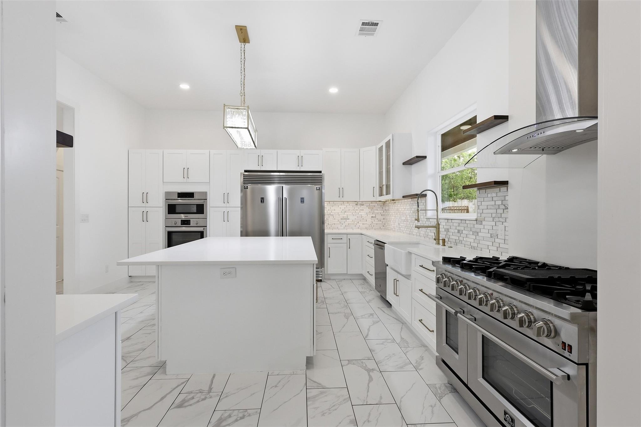 Houston, Texas, 77055, United States, 5 Bedrooms Bedrooms, ,5 BathroomsBathrooms,Residential,Active,2045384