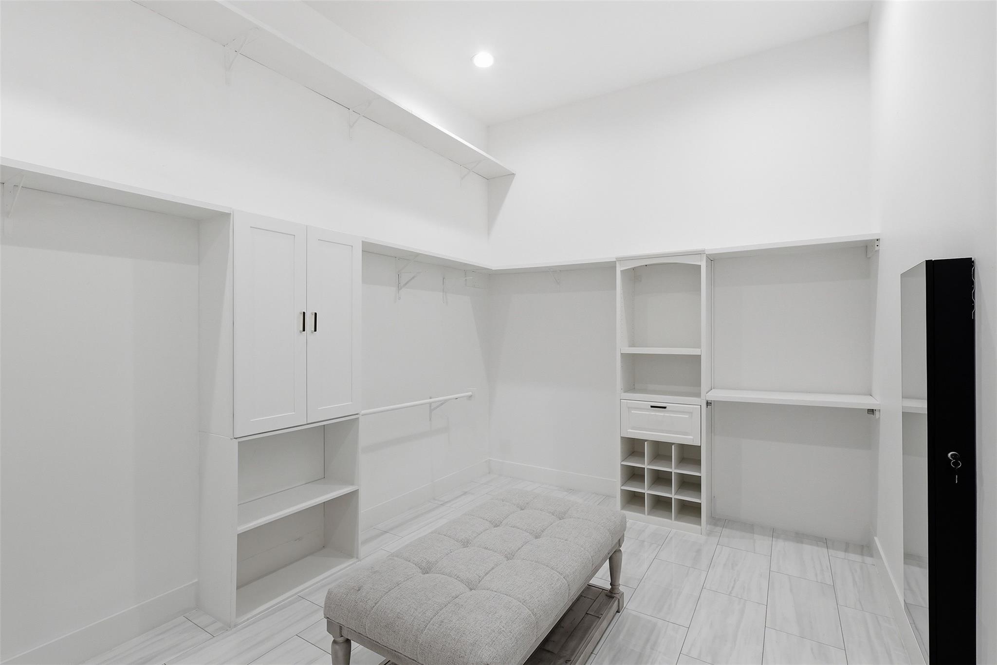 Houston, Texas, 77055, United States, 5 Bedrooms Bedrooms, ,5 BathroomsBathrooms,Residential,Active,2045384