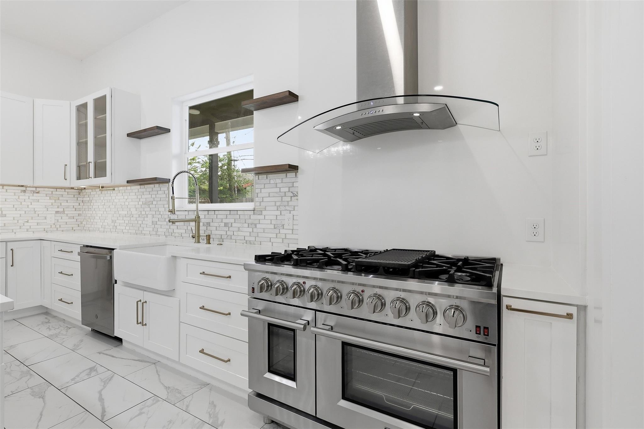 Houston, Texas, 77055, United States, 5 Bedrooms Bedrooms, ,5 BathroomsBathrooms,Residential,Active,2045384