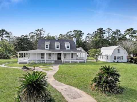 Photo of 381 County Road 4390, Hillister, TX 77624 (MLS # 13864192)