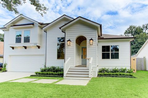 Photo of 1842 Chantilly Lane, Houston, TX 77018 (MLS # 92526679) Photo of 1842 Chantilly Lane, Houston, TX 77018 (MLS # 92526679)