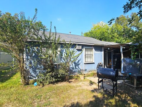 Photo of 10114 Rosehaven Drive, Houston, TX 77051 (MLS # 40163256) Photo of 10114 Rosehaven Drive, Houston, TX 77051 (MLS # 40163256)