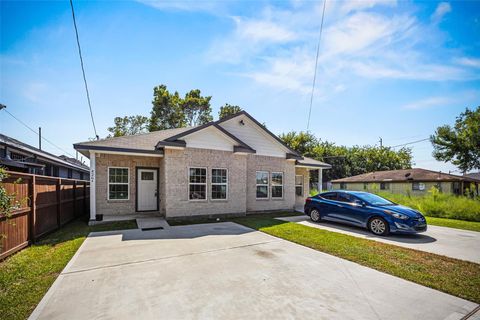 Photo of 426 New Hampshire Street #A, Houston, TX 77029 (MLS # 14467405)