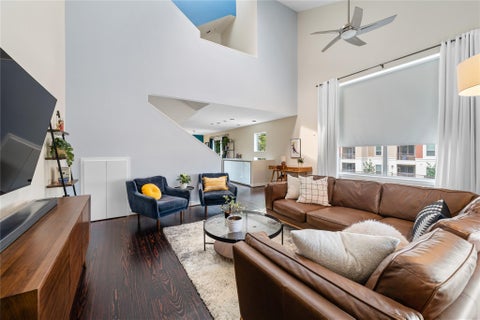 Photo of 2924 Commerce Street, Houston, TX 77003 (MLS # 68984034)