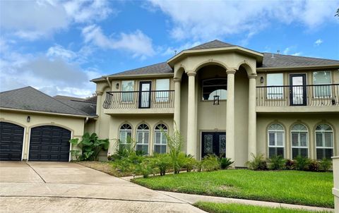 Photo of 8002 Harbor Point Drive, Houston, TX 77071 (MLS # 69913002)