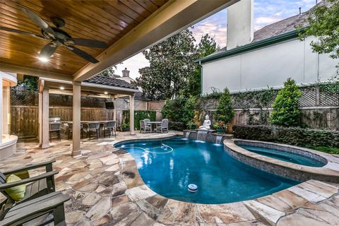 52 Briar Hollow Lane E Houston TX 77027