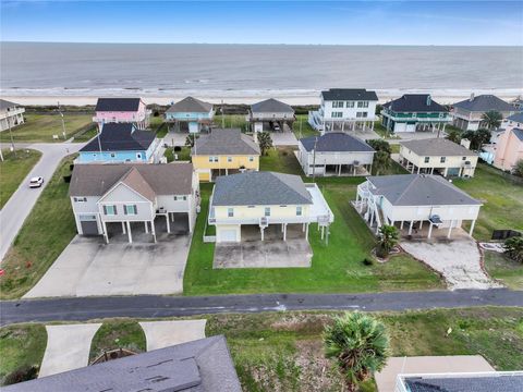 Photo of 2296 Martinique, Crystal Beach, TX 77650 (MLS # 63097153)