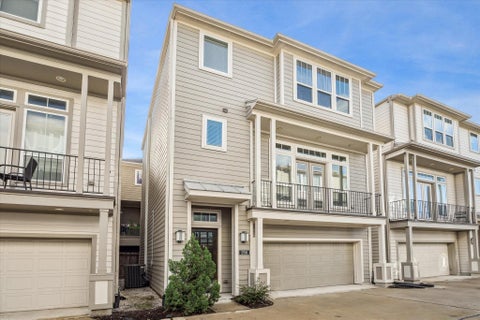 Photo of 256 W 28th Street, Houston, TX 77008 (MLS # 14107531)