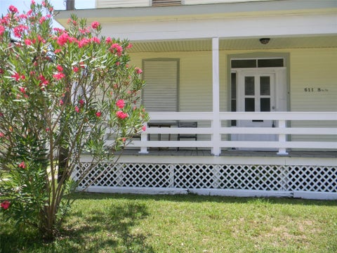 Photo of 611 St Mary S Boulevard, Galveston, TX 77550 (MLS # 20950124)