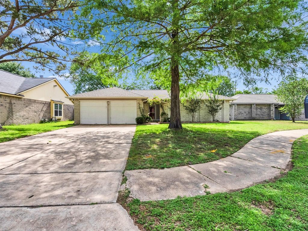 Photo of 2554 Olympus Drive, Houston, TX 77084 (MLS # 86280509)