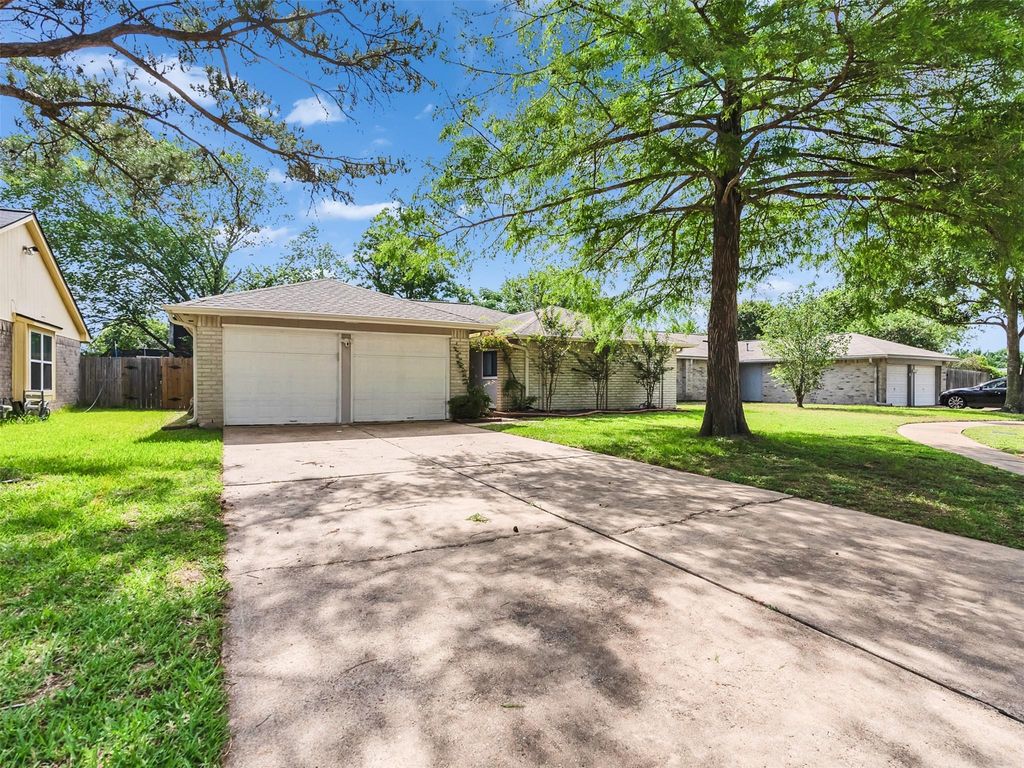 Photo of 2554 Olympus Drive, Houston, TX 77084 (MLS # 86280509)
