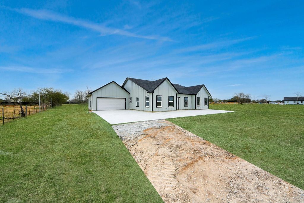 Photo of 39934 Garrett Road #R, Brookshire, TX 77423 (MLS # 79300326)