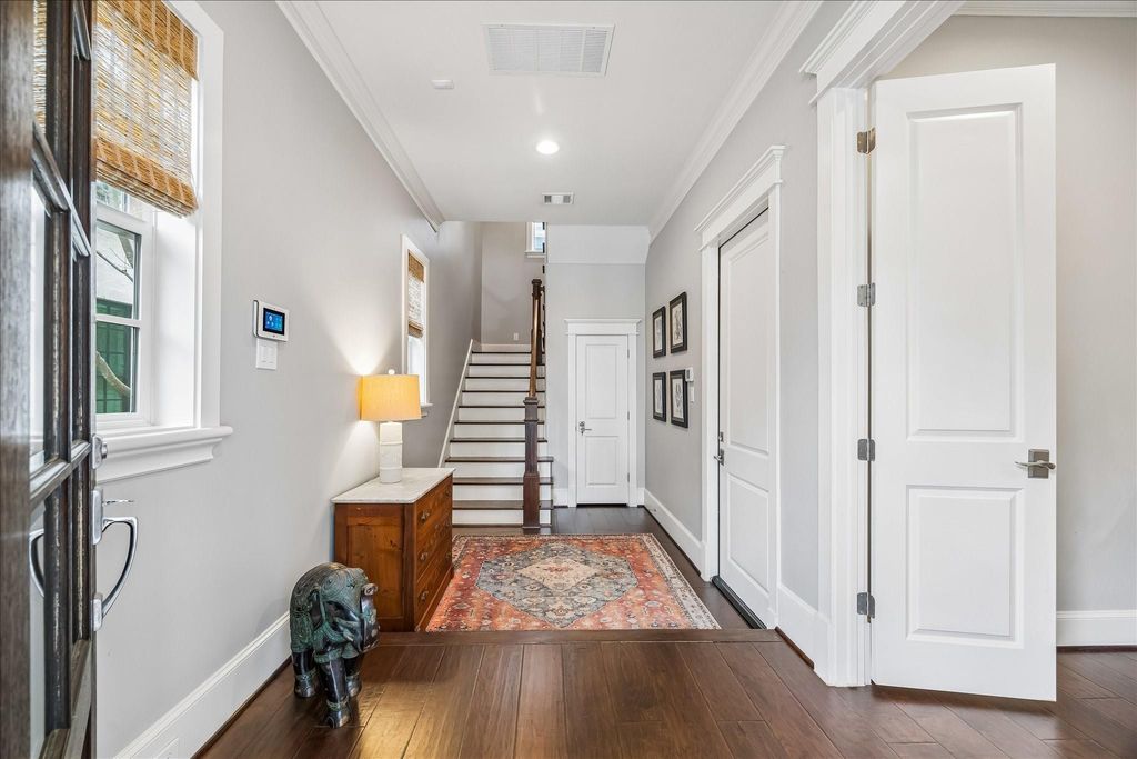 Photo of 1708 Ashland Street, Houston, TX 77008 (MLS # 92874787)