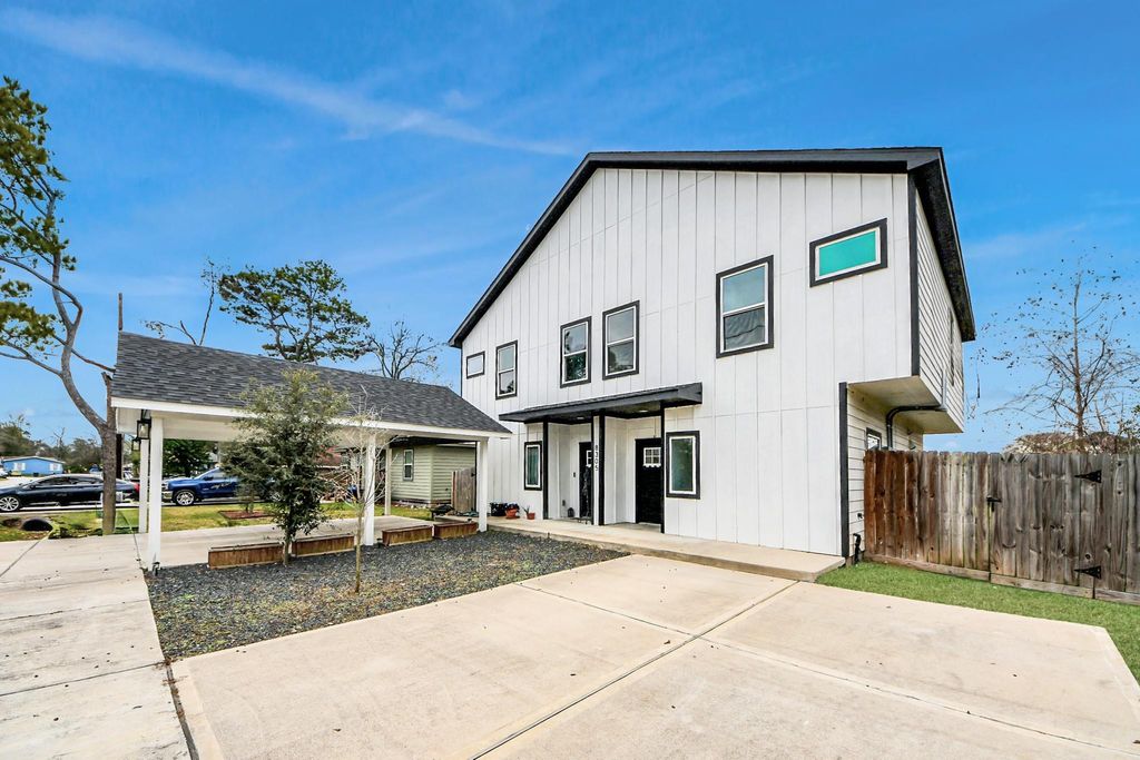 Photo of 8305 Prairie View Drive #B, Houston, TX 77088 (MLS # 60015341)