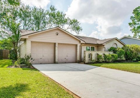 Photo of 11814 Monticeto Lane, Meadows Place, TX 77477 (MLS # 38960738)