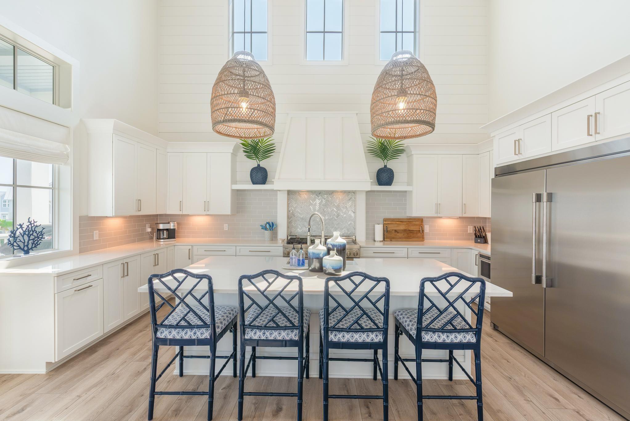 201 Lakeshore Street