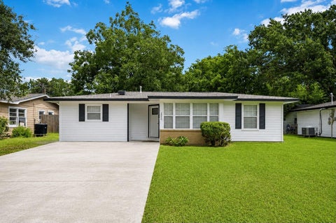 Homes For Sale - 1530 15th Avenue<br/> Texas City, TX 77590