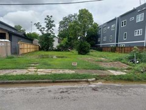 Photo of 3425 Mcilhenny Street Street, Houston, TX 77004 (MLS # 62561105)