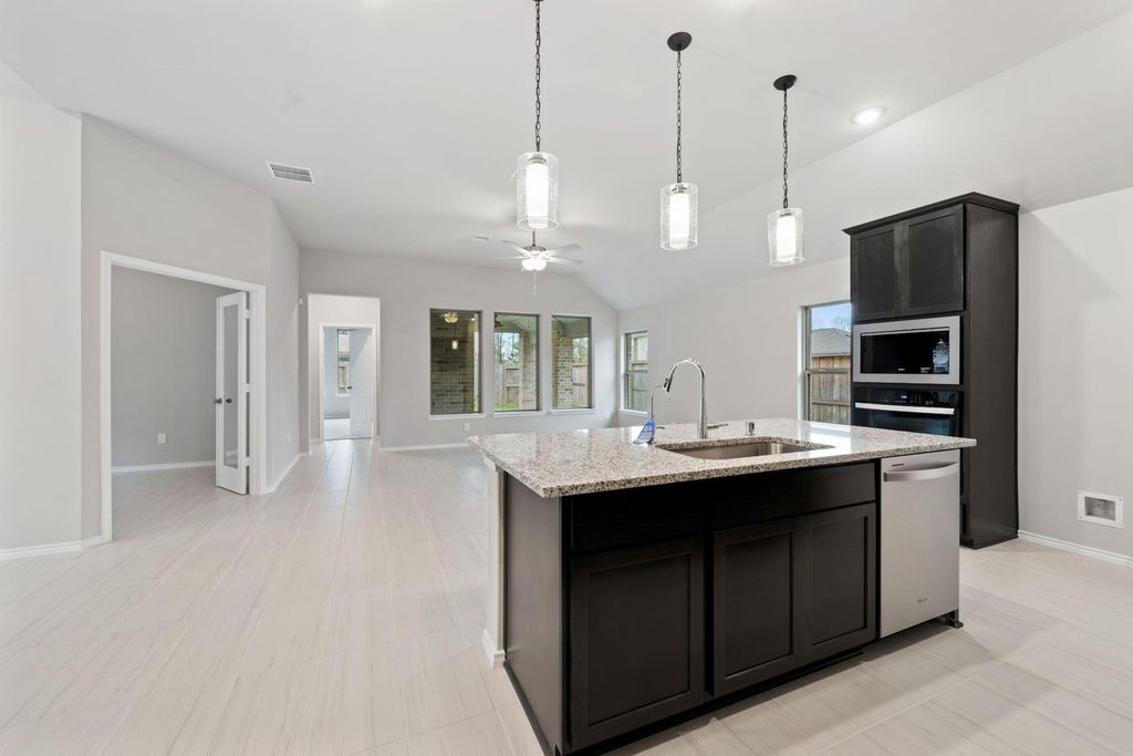 Photo of 9502 Sierra Crest Lane, Porter, TX 77365 (MLS # 10094375)