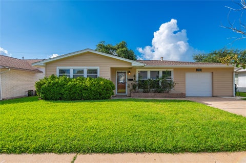 Photo of 7109 Poplar Drive, Galveston, TX 77551 (MLS # 43733365)