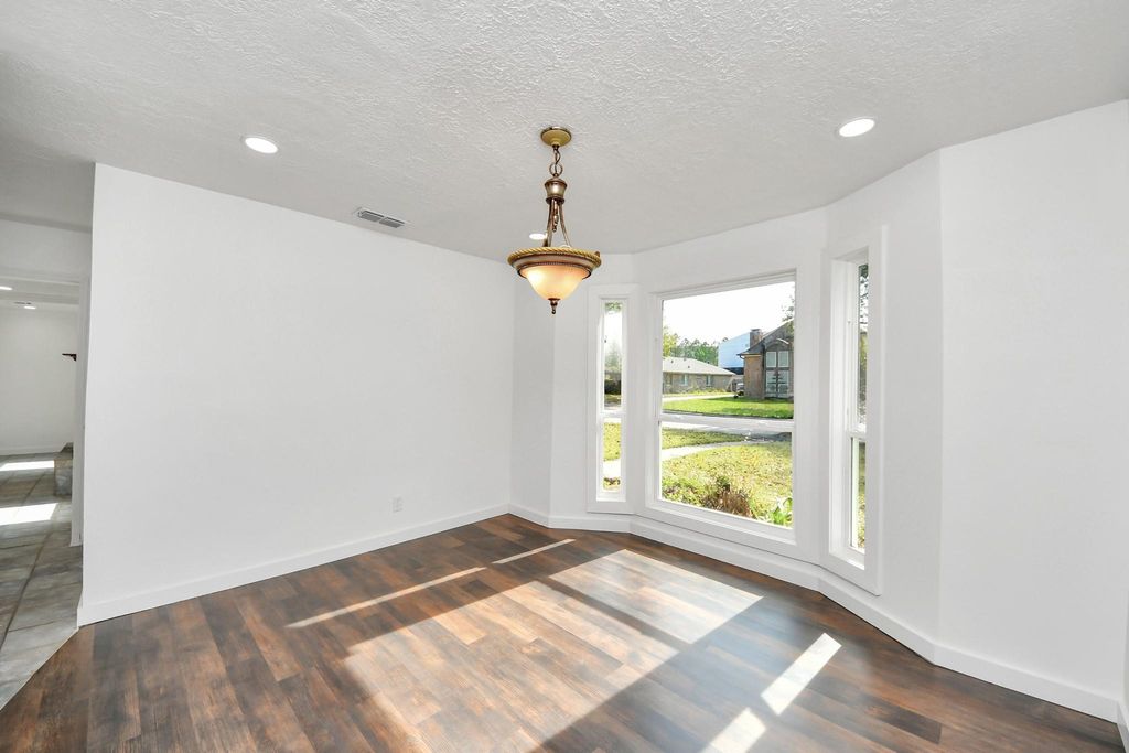 Photo of 616 S Rivershire Drive, Conroe, TX 77304 (MLS # 27208741)