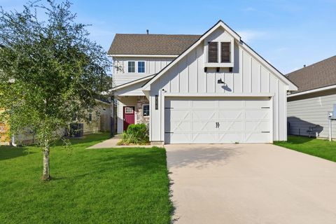 Photo of 115 Austin Road, Angleton, TX 77515 (MLS # 45712445)