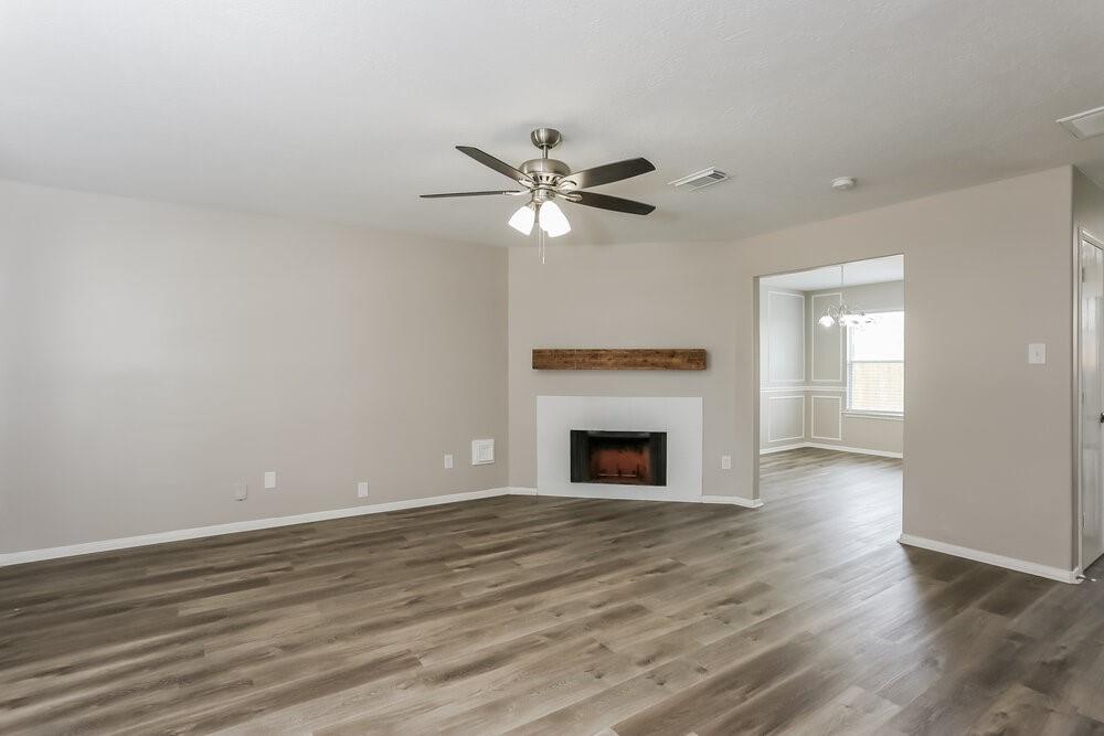 2431 Fox River Lane
