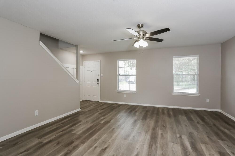 2431 Fox River Lane
