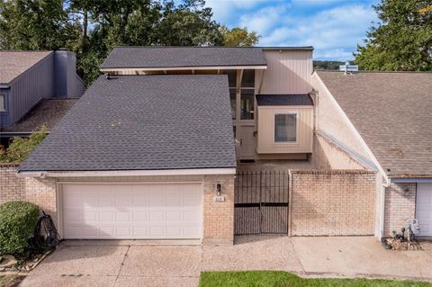 Photo of 658 Cherry Hills, Huntsville, TX 77340 (MLS # 83731828)
