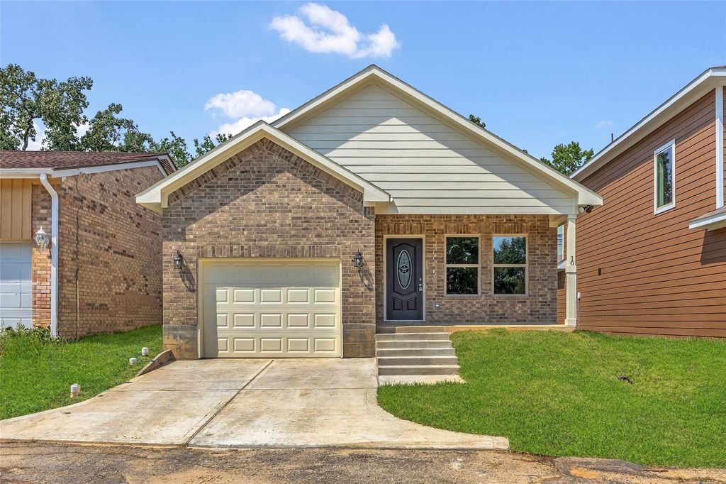 Photo of 10 Snead Lane, Huntsville, TX 77340 (MLS # 84560670)