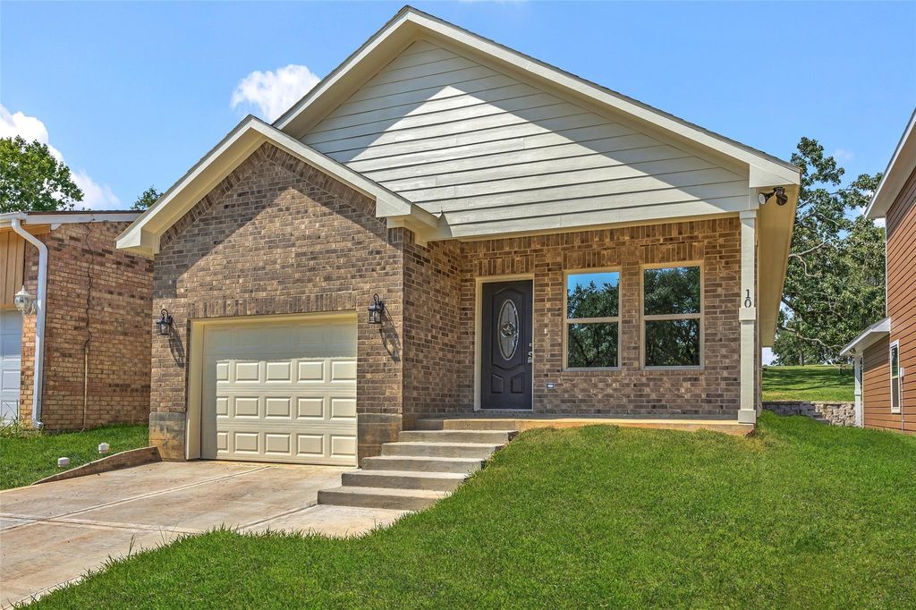 Photo of 10 Snead Lane, Huntsville, TX 77340 (MLS # 84560670)
