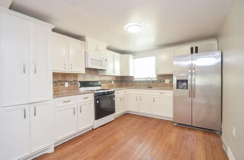 Photo of 4710 15th Street, Bacliff, TX 77518 (MLS # 15788792)