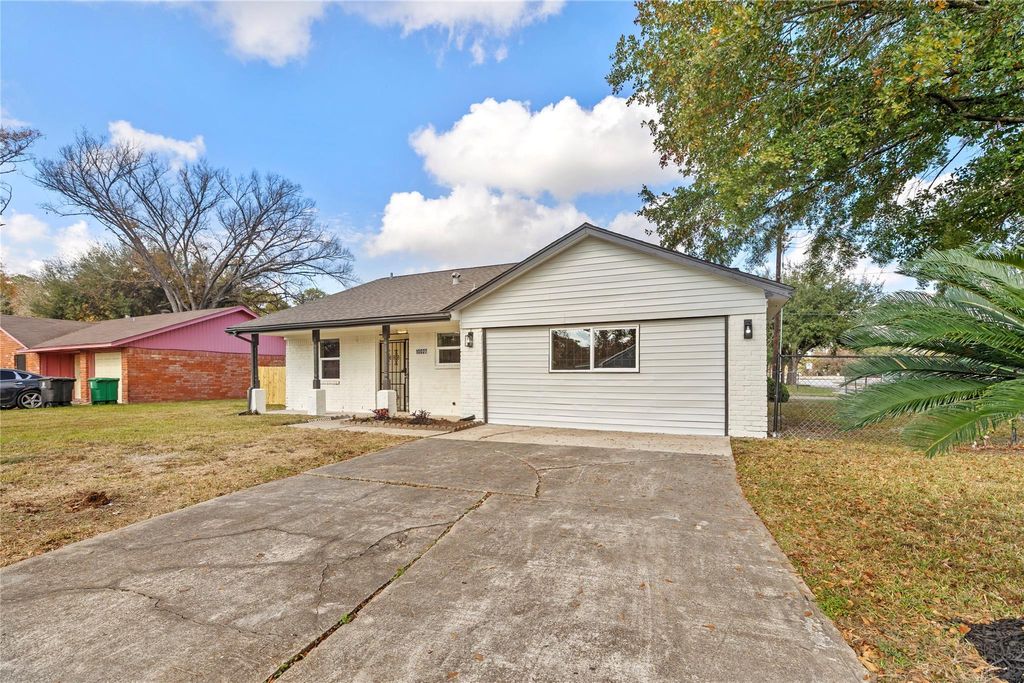 Photo of 10027 Valley Sun Drive, Houston, TX 77078 (MLS # 3522129)