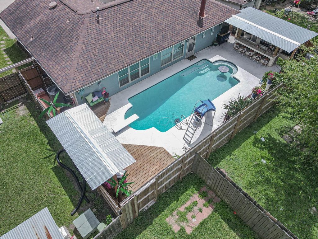 Photo of 3814 Pecan Circle, La Porte, TX 77571 (MLS # 52736711)