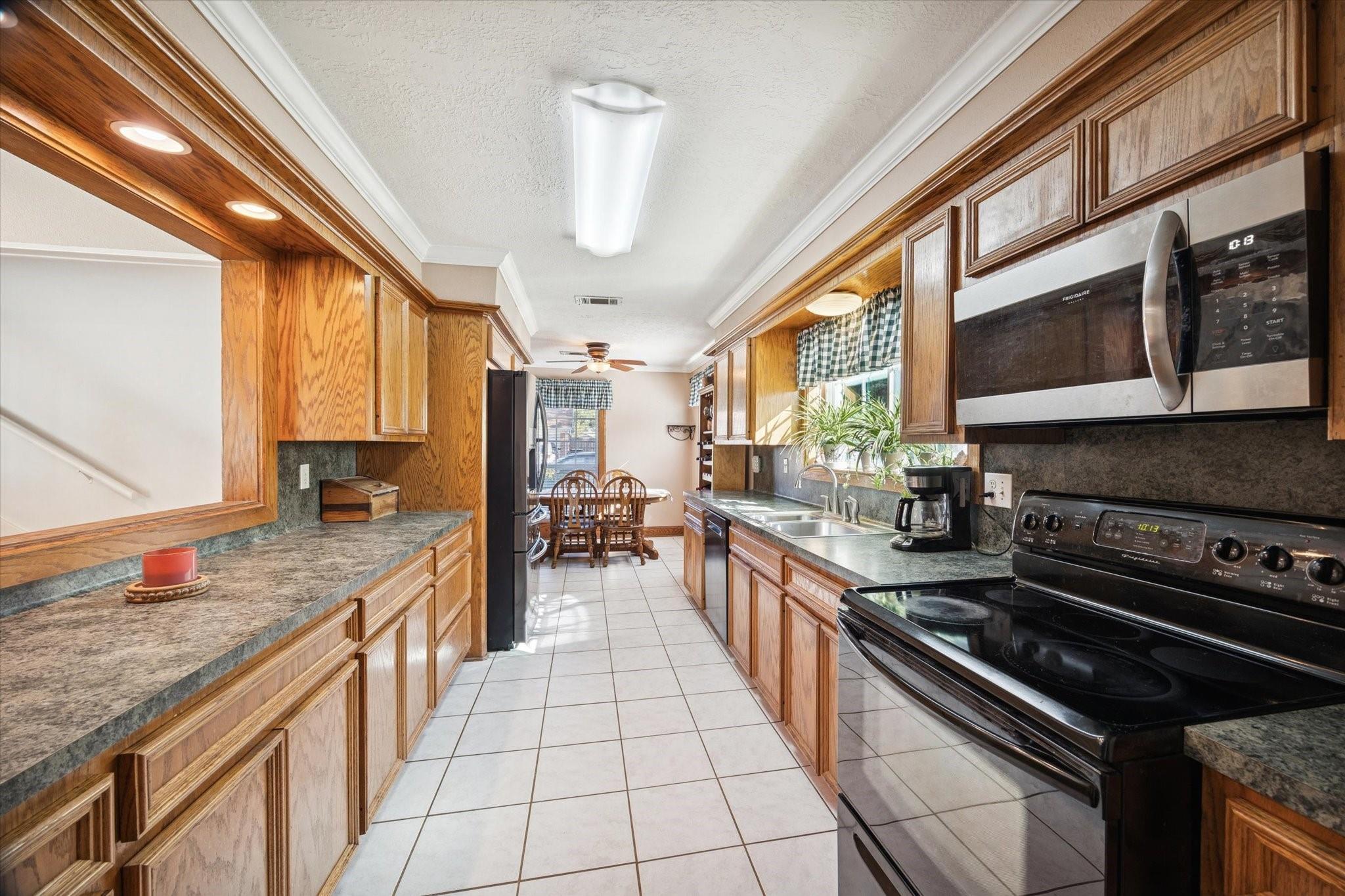 2208 N Rayburn Court